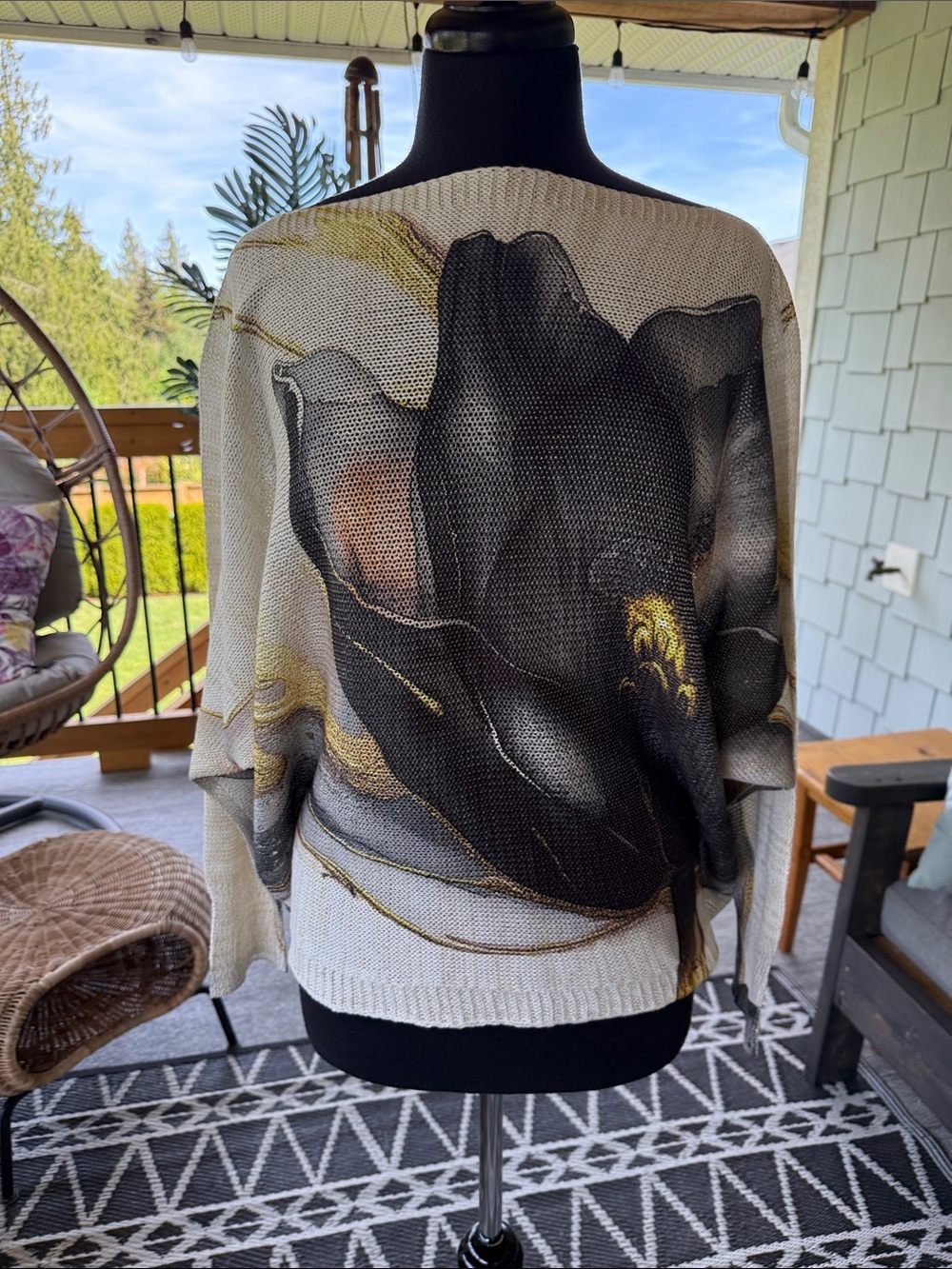 Moda Elegante | Floral Knit Sweater